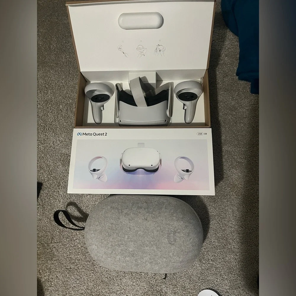 Oculas Quest 2 - Comes with a Vr case and charger